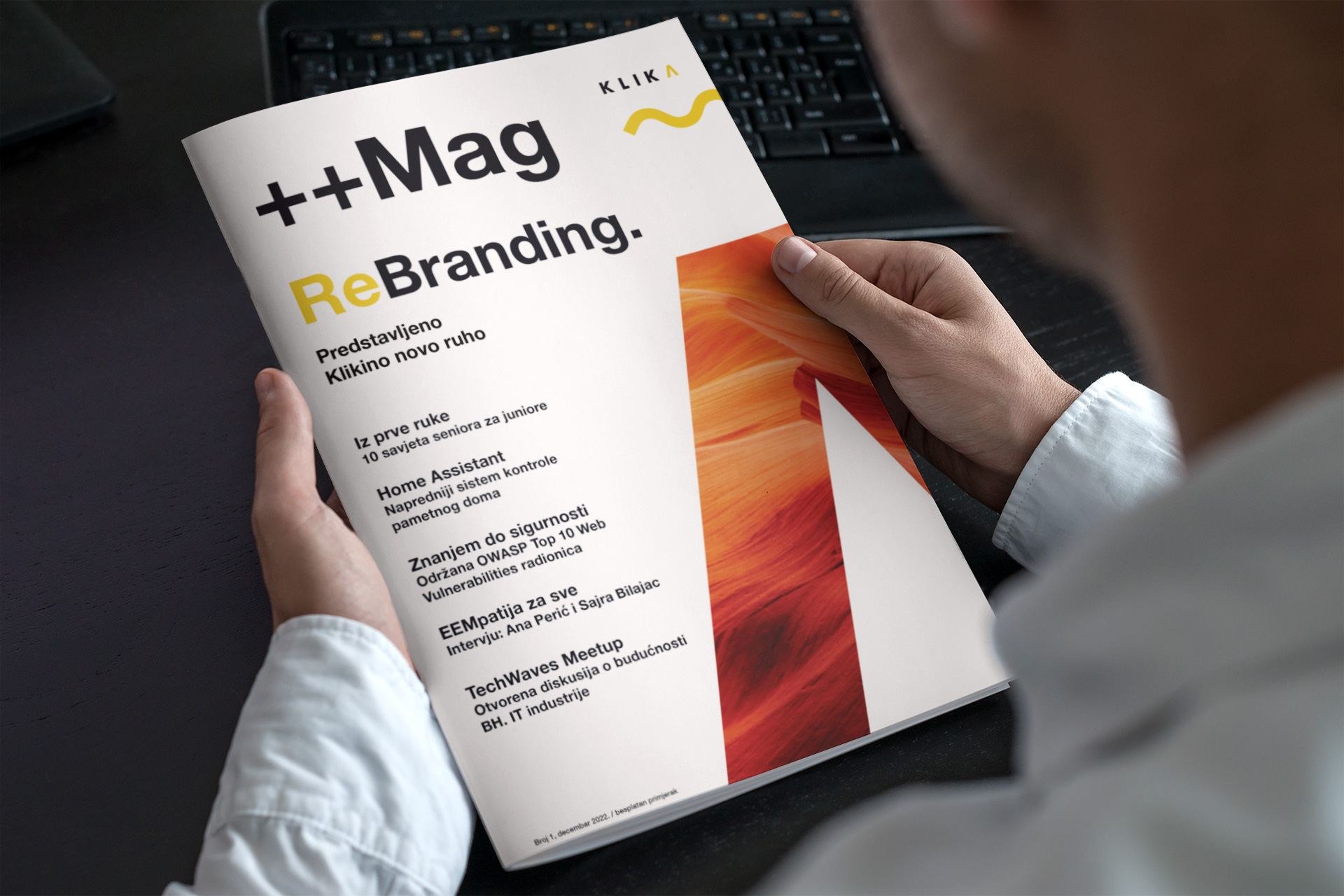 mockup featuring-an-open-magazine-lying-under-a-closed-one-3392-el1-%281%29